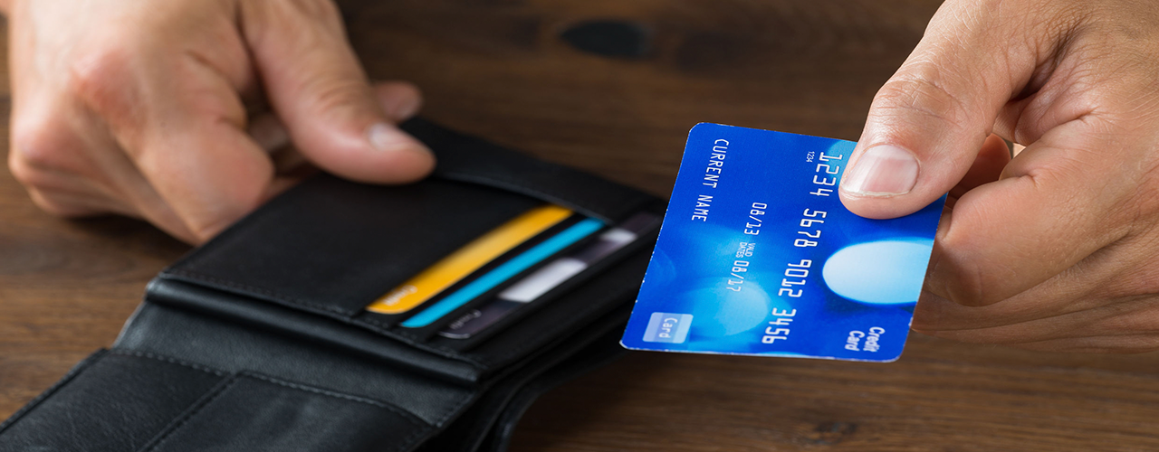 Cómo-funcionan-las-tarjetas-crédito-y-débito
